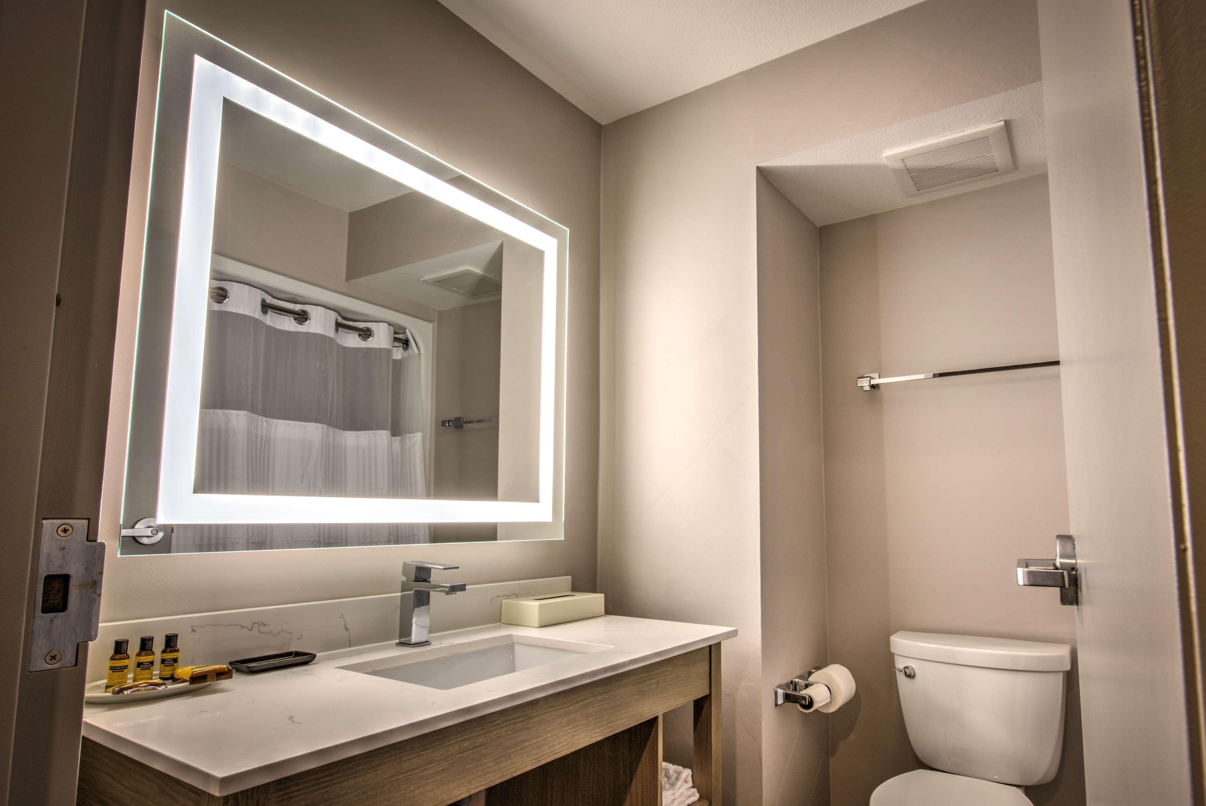 Best Western Plus Media Center Inn & Suites Burbank Esterno foto