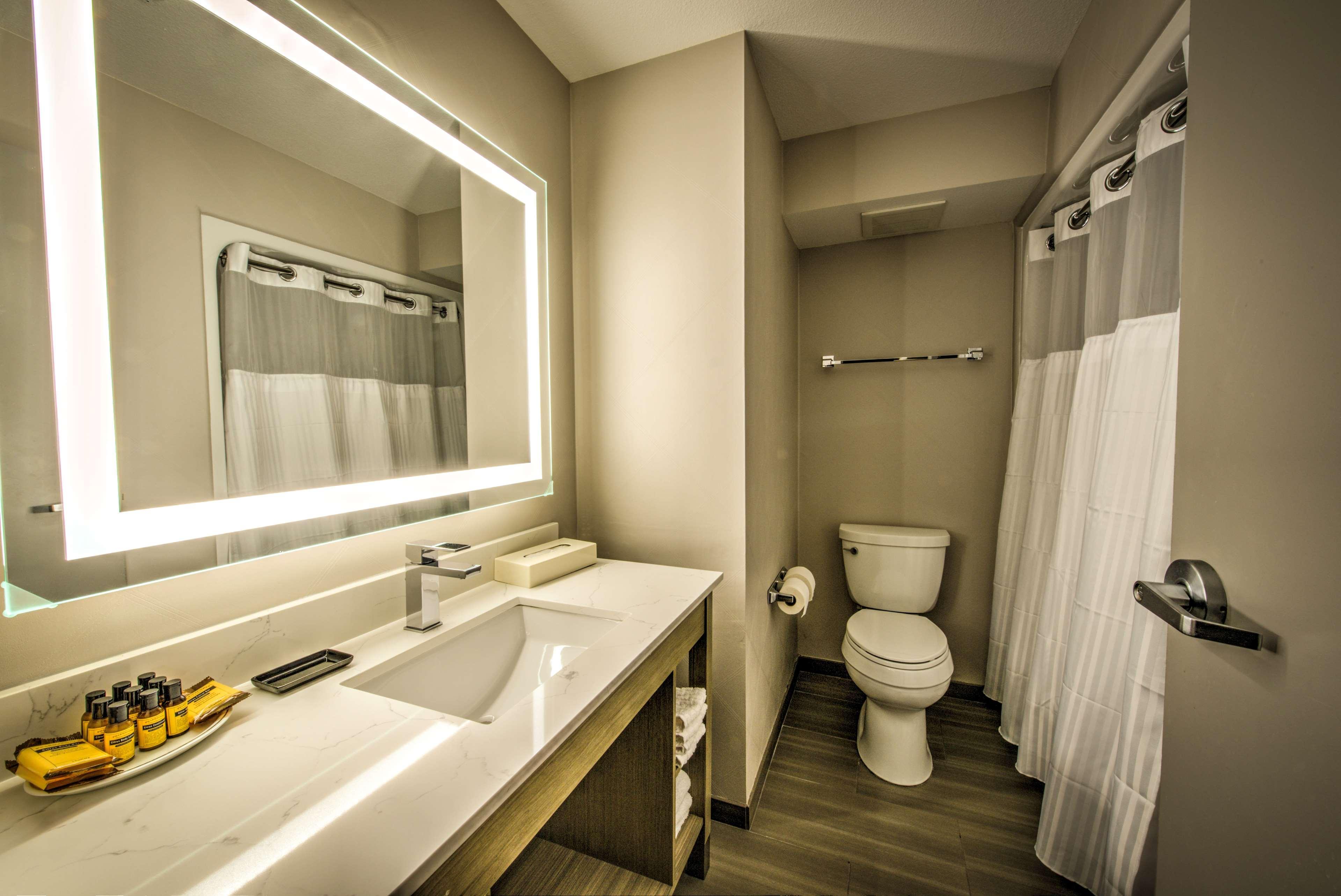 Best Western Plus Media Center Inn & Suites Burbank Esterno foto