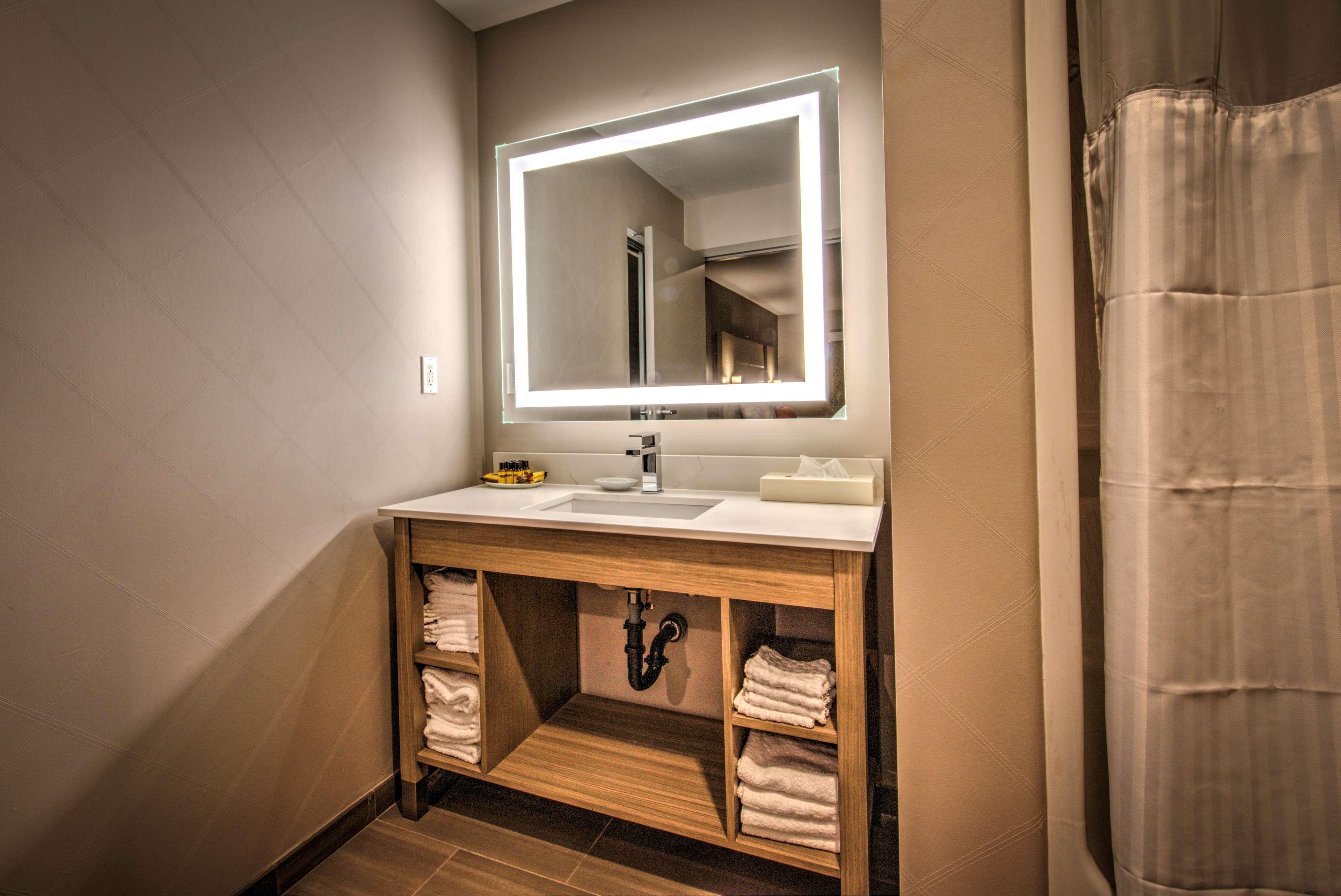 Best Western Plus Media Center Inn & Suites Burbank Esterno foto