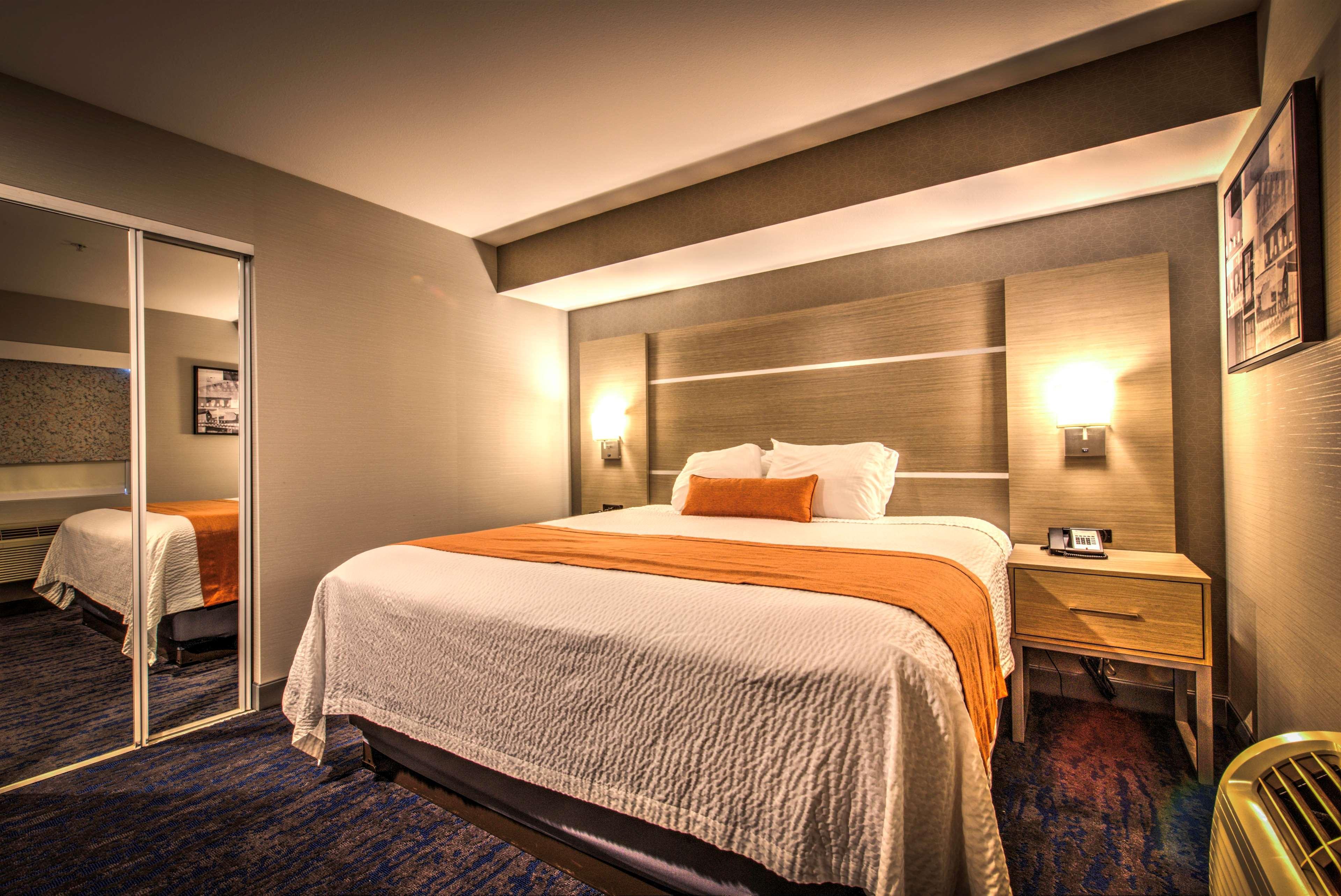 Best Western Plus Media Center Inn & Suites Burbank Esterno foto