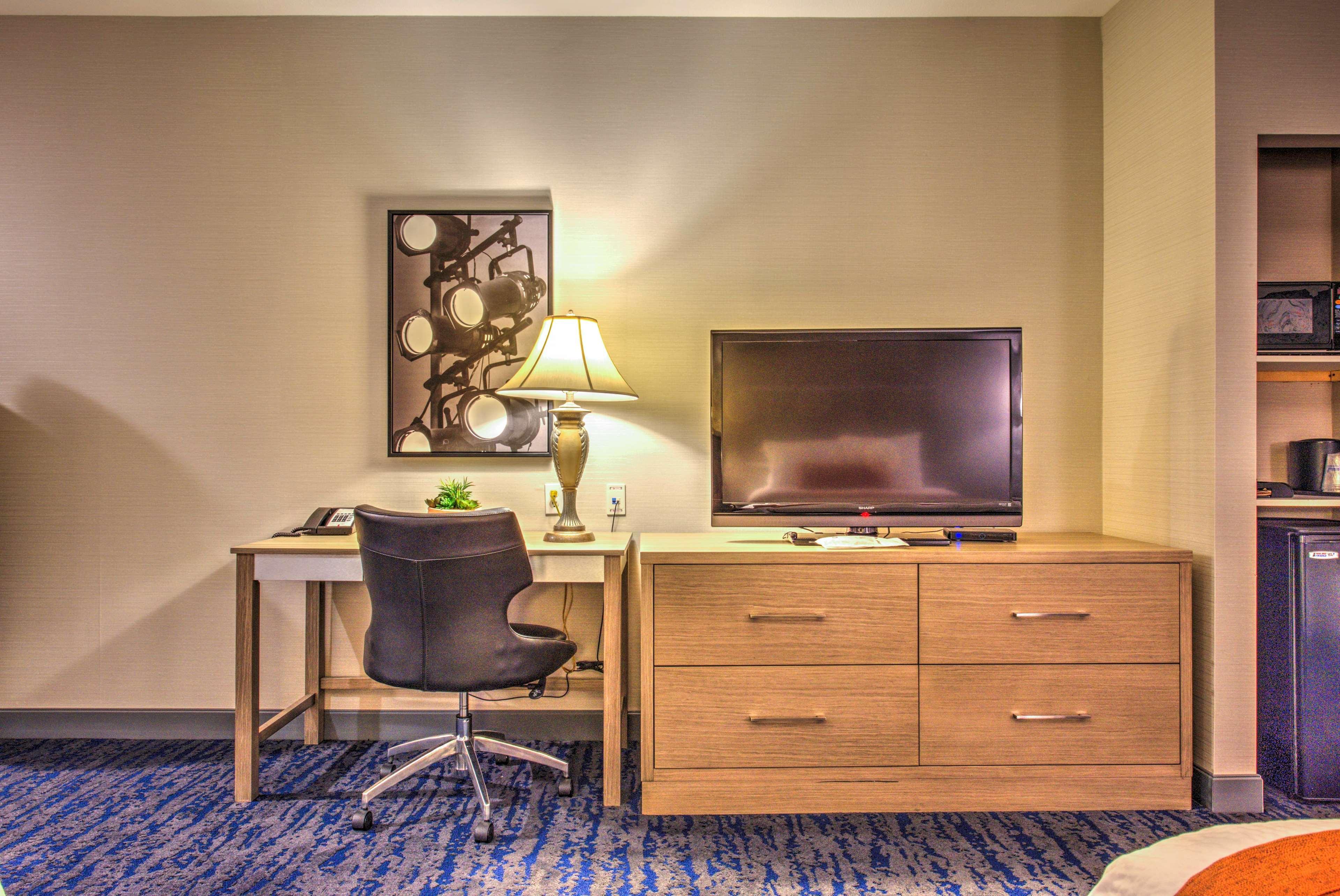 Best Western Plus Media Center Inn & Suites Burbank Esterno foto