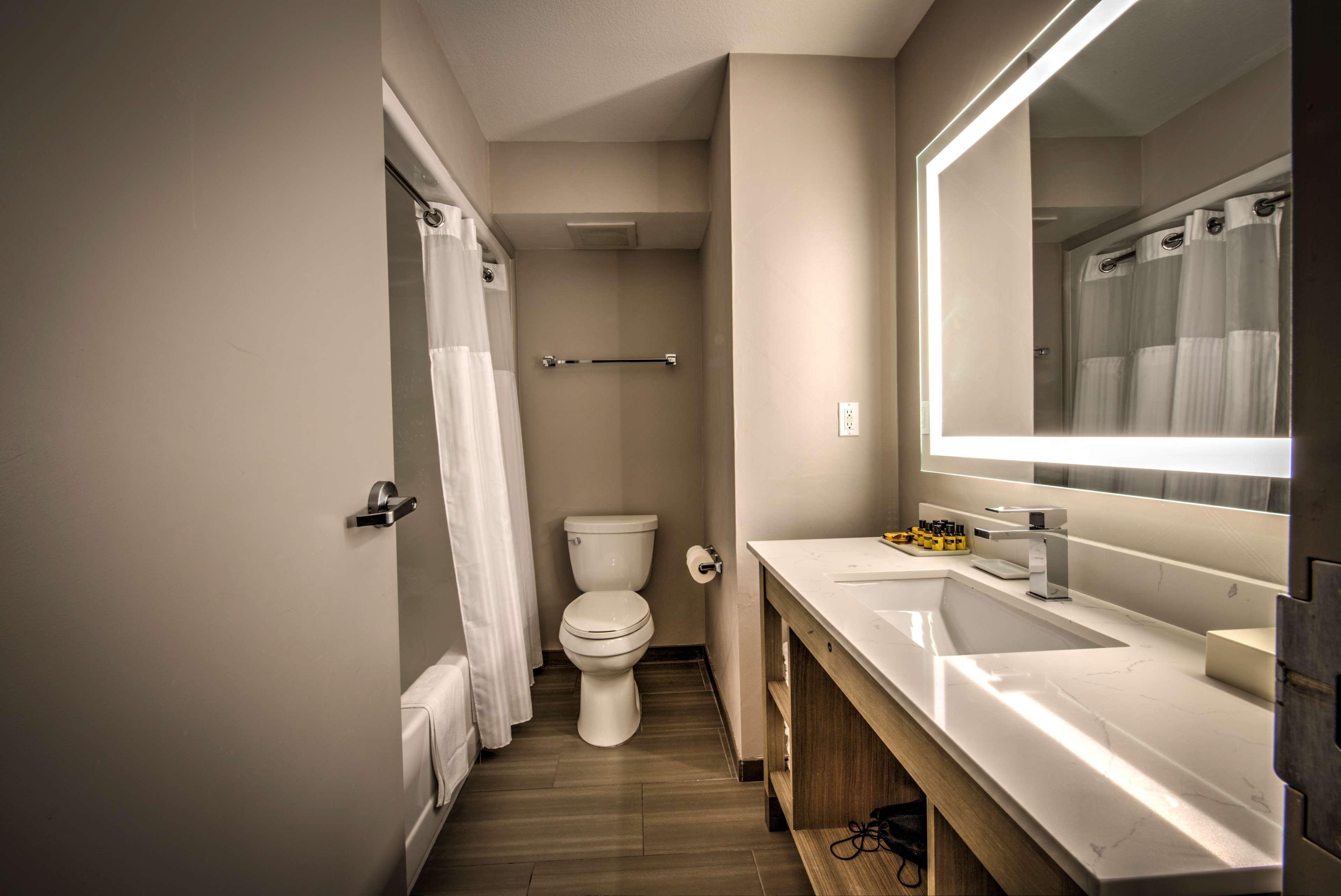 Best Western Plus Media Center Inn & Suites Burbank Esterno foto