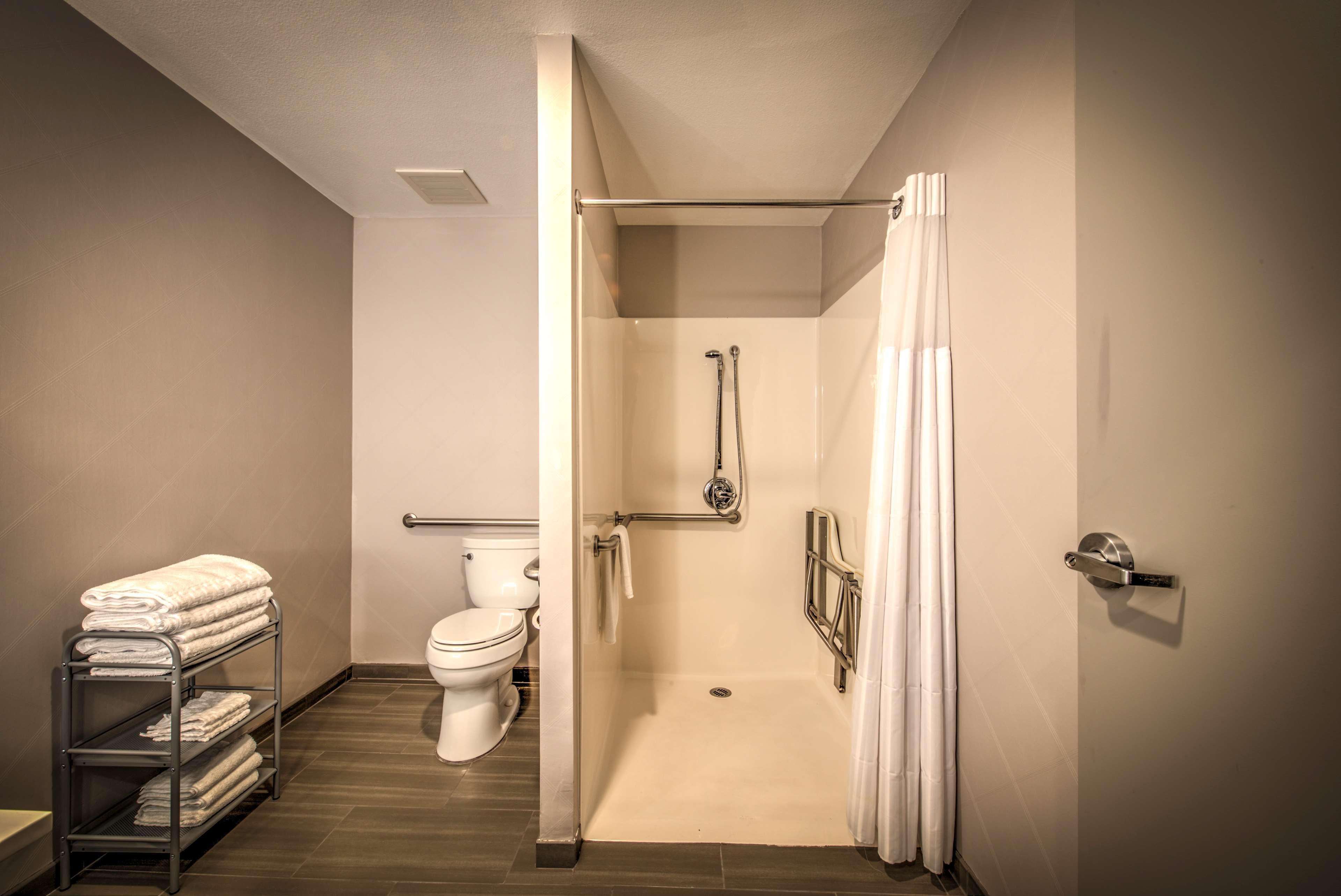Best Western Plus Media Center Inn & Suites Burbank Esterno foto