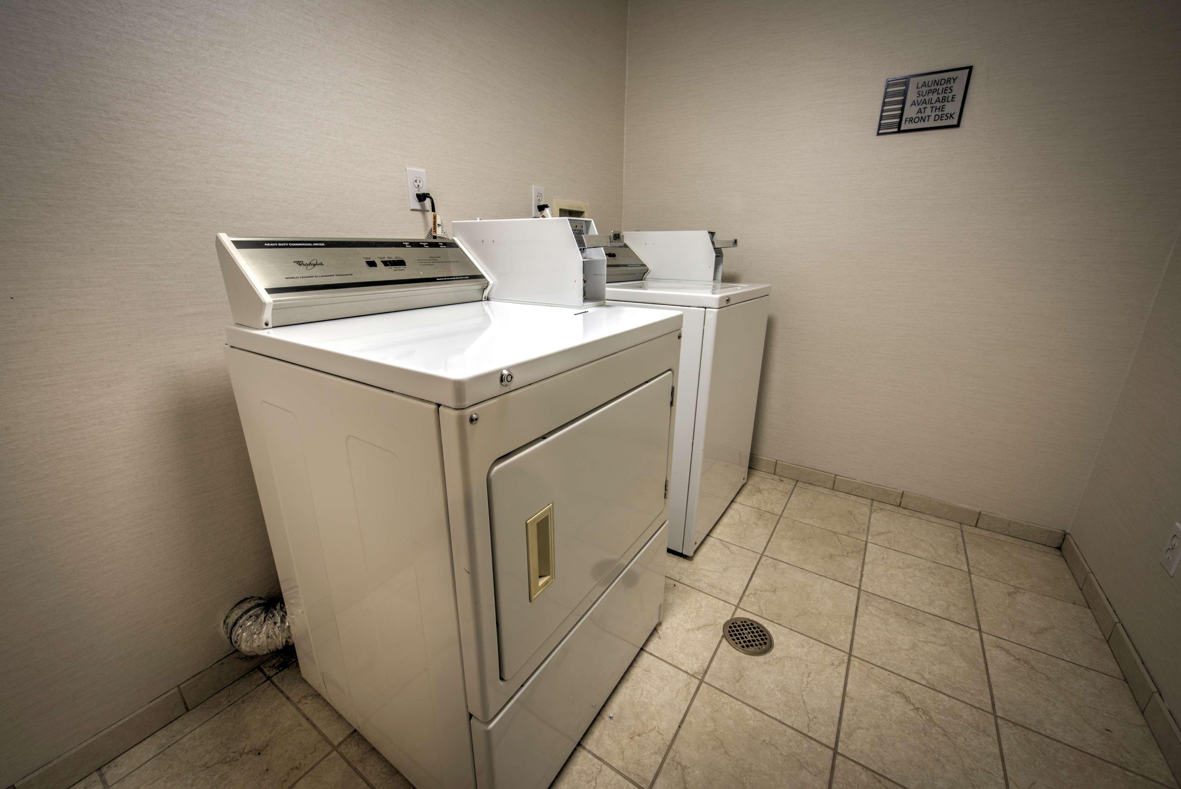 Best Western Plus Media Center Inn & Suites Burbank Esterno foto