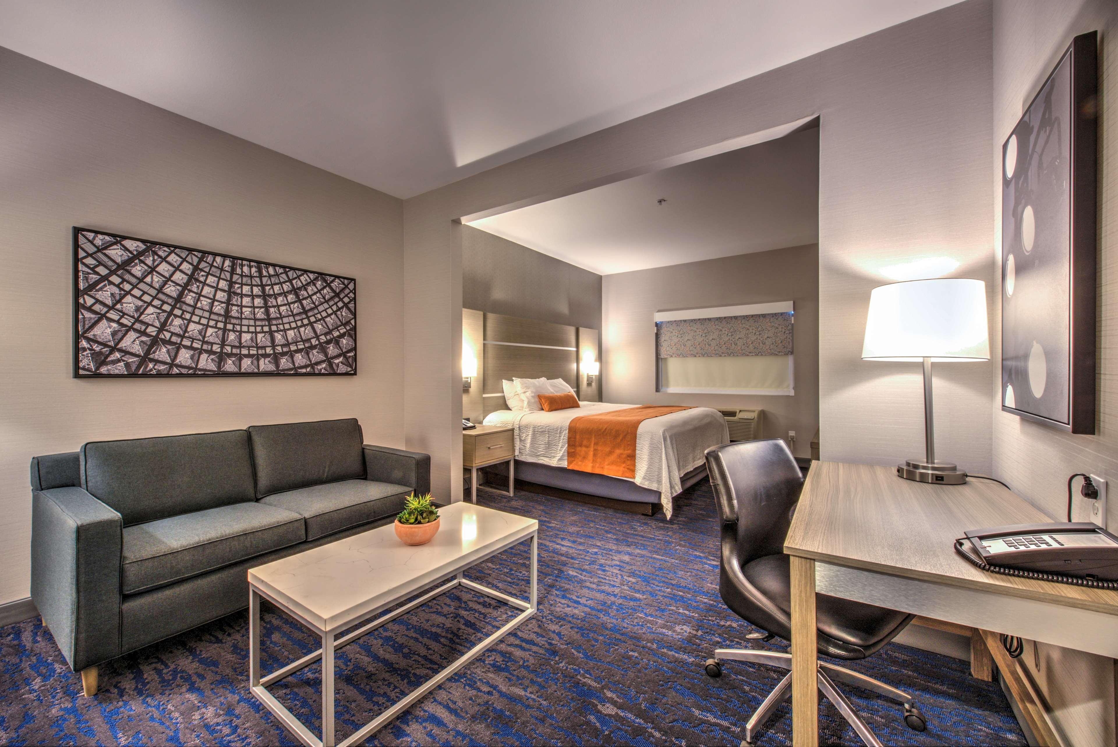 Best Western Plus Media Center Inn & Suites Burbank Esterno foto