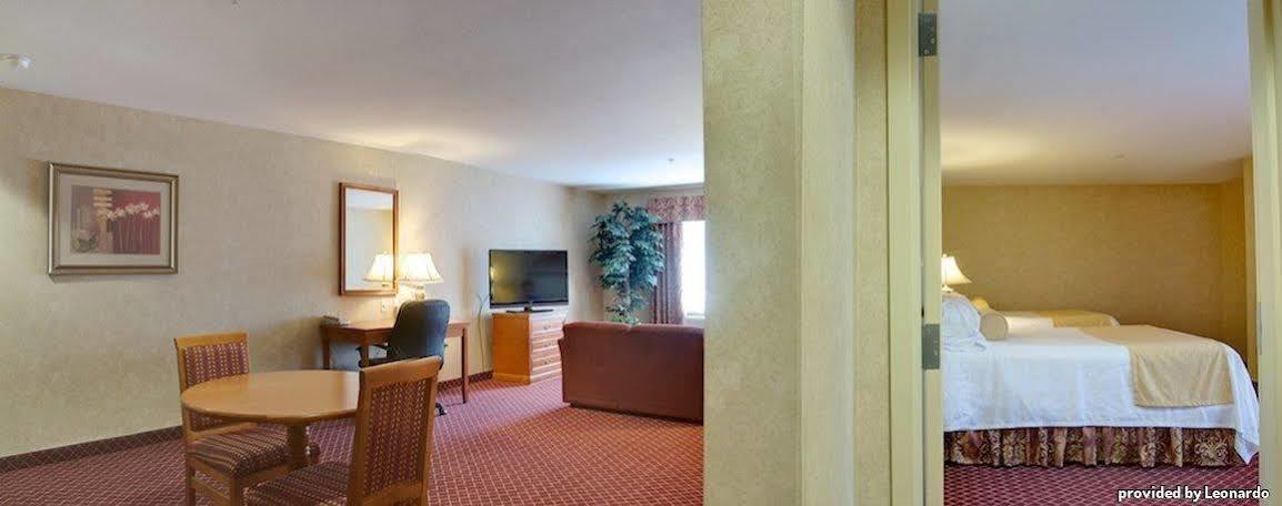 Best Western Plus Media Center Inn & Suites Burbank Esterno foto