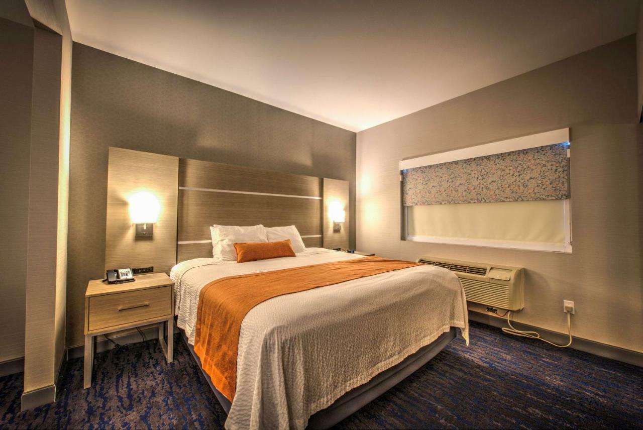 Best Western Plus Media Center Inn & Suites Burbank Esterno foto